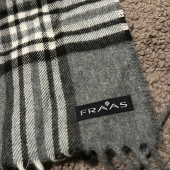 Fraas brand Gray/Black/Red Plaid Scarf-64x11-EUC - Picture 6 of 9